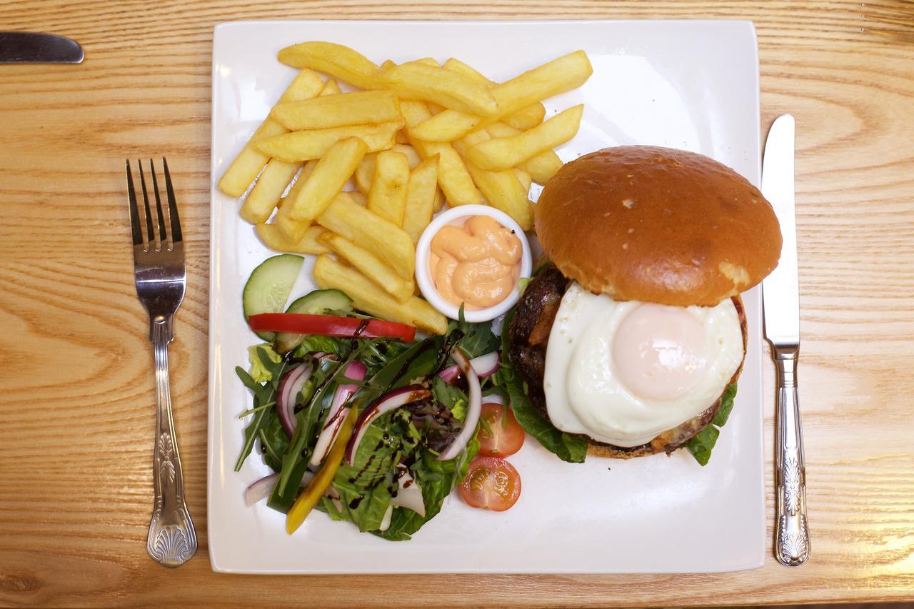 Globe Inn 탬워스 외부 사진